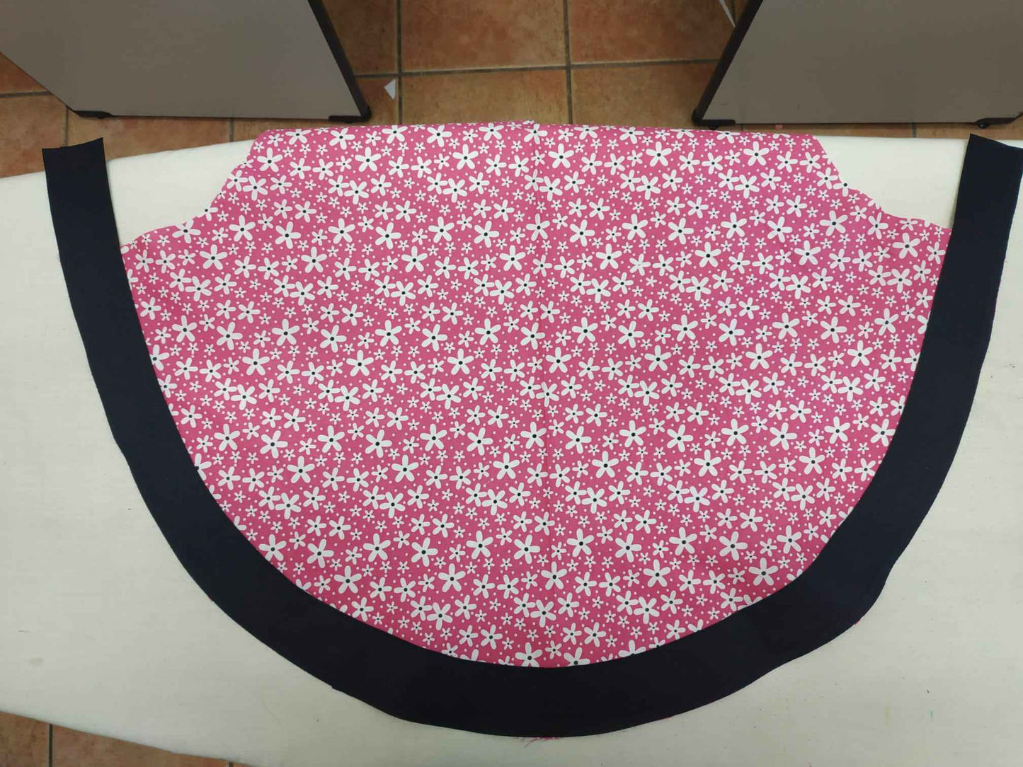 Not So Easy Apron PDF Sewing Pattern & Instructions - Detailed Design