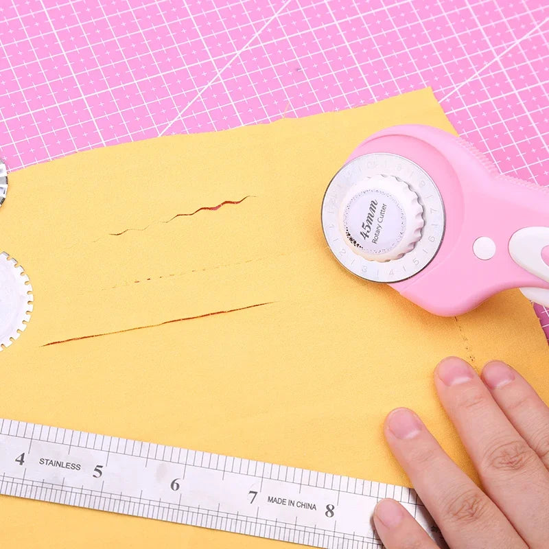 Rotary Cutter Kit with Cutting Mat, Blades, rulers, scissors