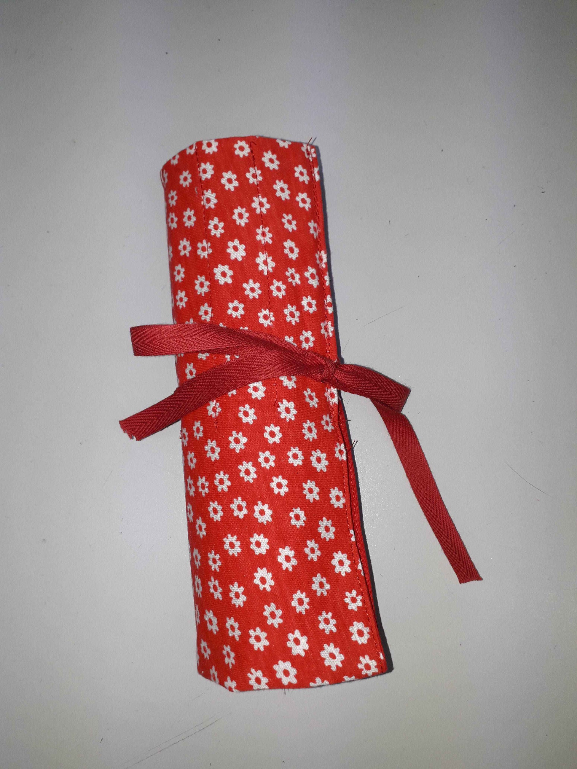 diy travel makeup roll bag 4kits Hanging Roll-Up Bag/Toiletry Kit/Travel Organizer for Women - 4 Removable Storage Bags DIY Travel Toiletry Roll -