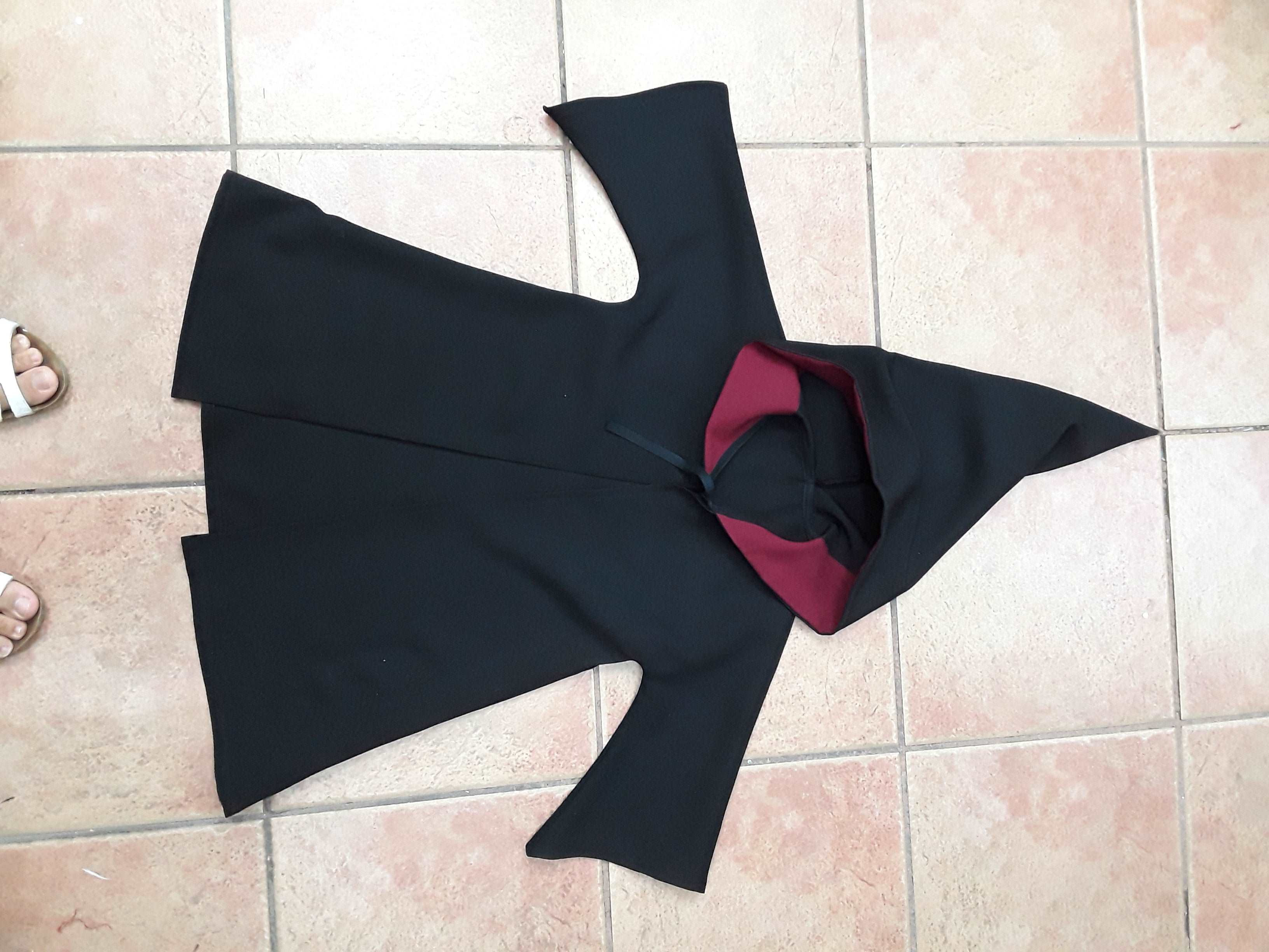 CHILDREN'S WITCHES/WIZARDS HP ROBE PDF SEWING PATTERN AND TUTORIAL (Ages 2Y to 8Y)