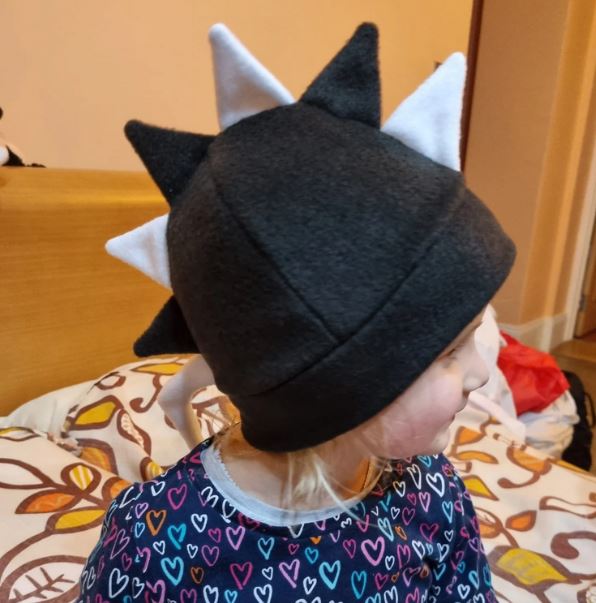 KIDS DINO HAT - SEWING PDF PATTERN AND INSTRUCTIONS 2-8 YEARS