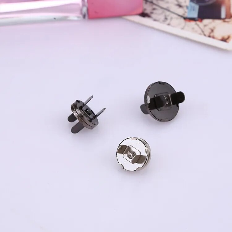 Magnetic Clasp closures