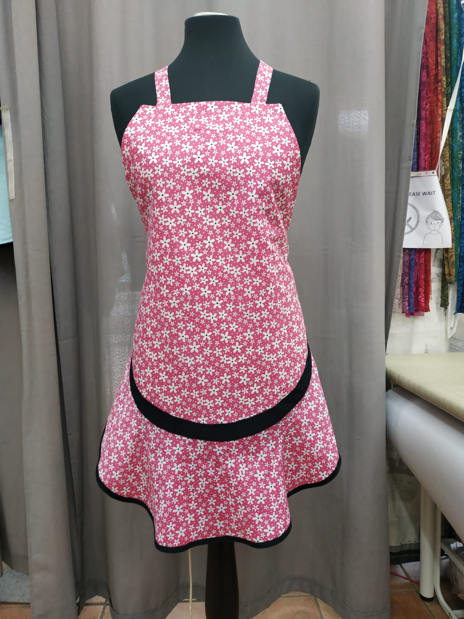 NOT SO EASY APRON SEWING PDF PATTERN AND INSTRUCTIONS